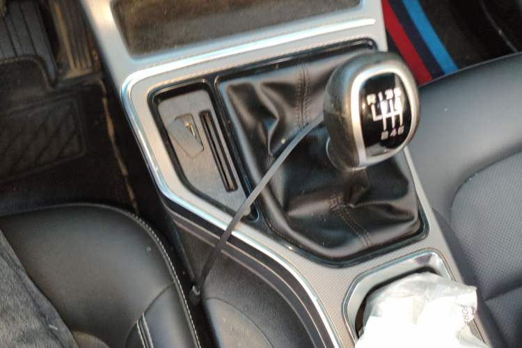 Used Geely Auto Emgrand GL 2017 1.8L Manual Elite Model Gear Lever