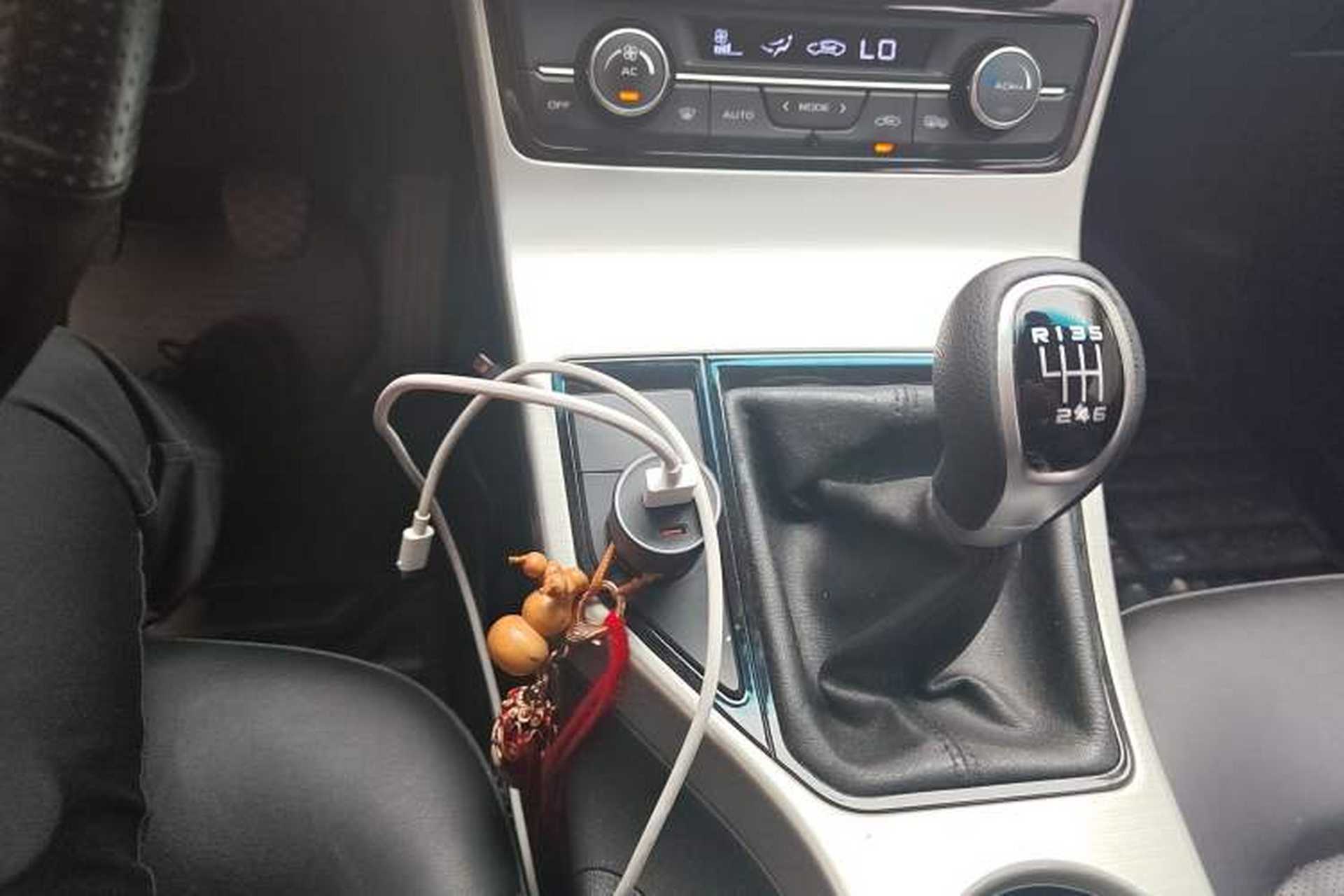 Used Geely Auto Emgrand GL 2017 1.8L Manual Elite Model Gear Lever