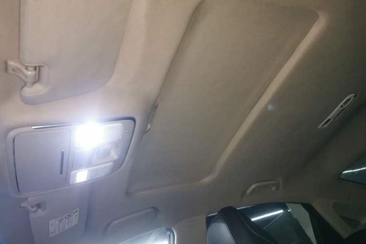 Used Geely Auto Emgrand GL 2017 1.8L Manual Elite Model Headliner