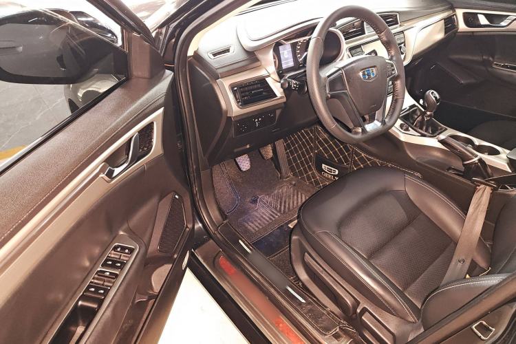 Used Geely Auto Emgrand GL 2017 1.8L Manual Elite Model Interior 3