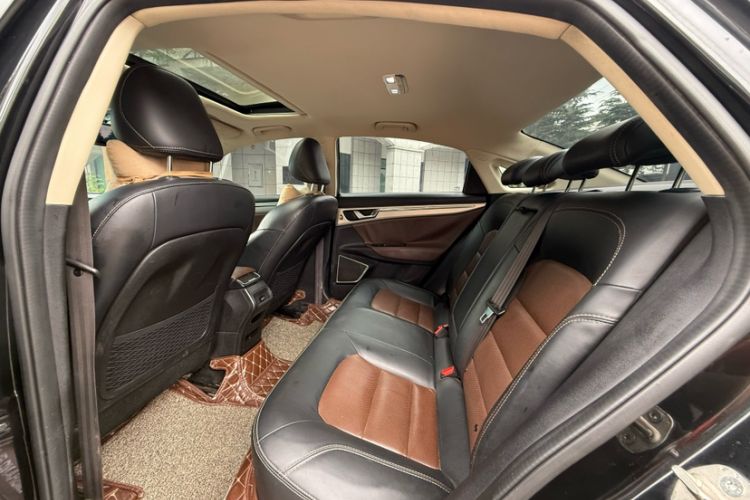 Used Geely Auto Emgrand GL 2017 1.3T DCT Luxury Model Interior 4