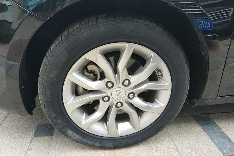 Used Geely Auto Emgrand GL 2017 1.3T DCT Elite Model Left Front Wheel Hub