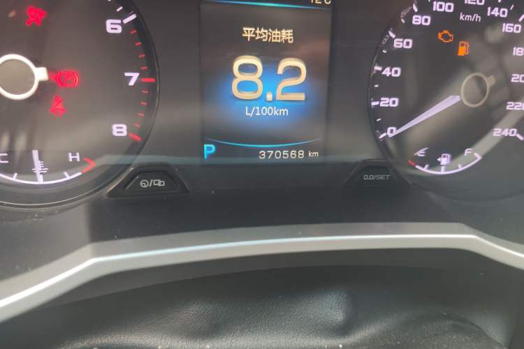 Used Geely Auto Emgrand GL 2017 1.8L DCT Elite Model Odometer Close Up