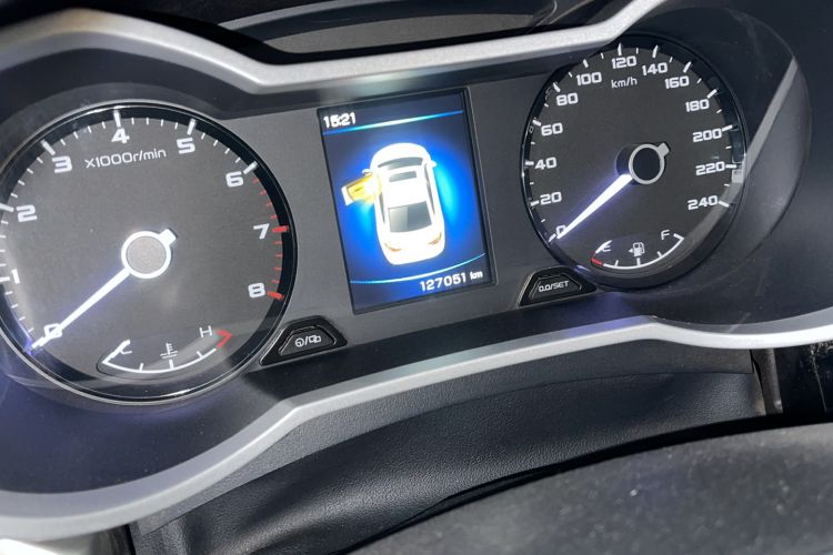 Used Geely Auto Emgrand GL 2017 1.3T DCT Elite Model Odometer Close Up