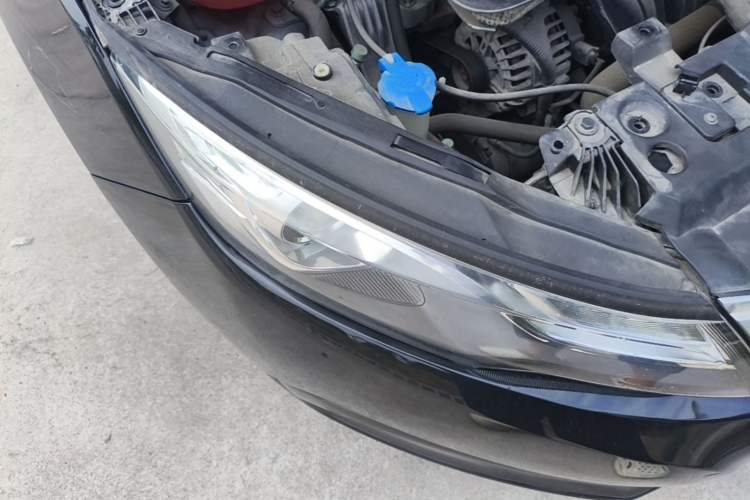 Used Geely Auto Emgrand GL 2017 1.8L Manual Elite Model Right Front Headlight