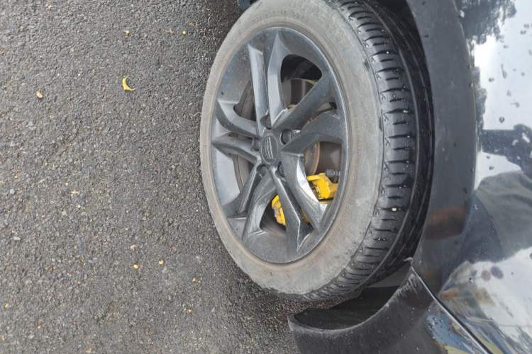 Used Geely Auto Emgrand GL 2017 1.3T DCT Luxury Model Right Front Wheel Hub