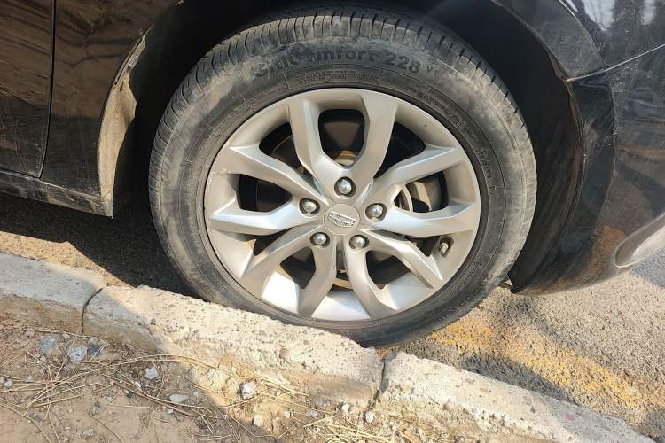 Used Geely Auto Emgrand GL 2017 1.8L Manual Elite Model Right Front Wheel Hub