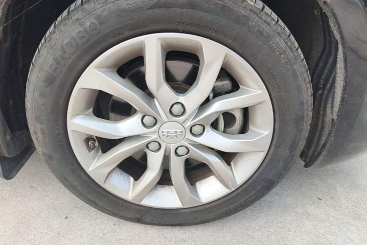 Used Geely Auto Emgrand GL 2017 1.8L Manual Elite Model Right Front Wheel Hub