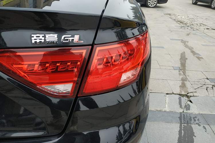 Used Geely Auto Emgrand GL 2017 1.3T DCT Elite Model Right Rear Taillight