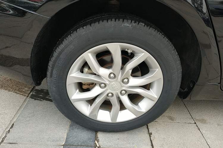 Used Geely Auto Emgrand GL 2017 1.3T DCT Elite Model Right Rear Wheel Hub