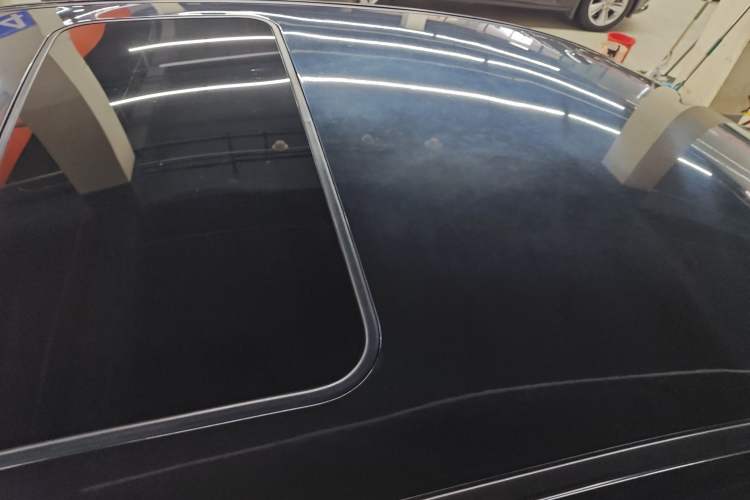 Used Geely Auto Emgrand GL 2017 1.8L Manual Elite Model Roof