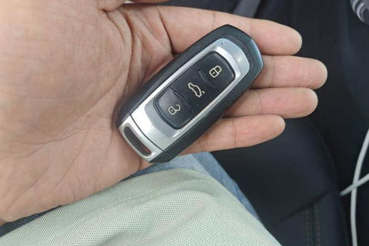Used Geely Auto Emgrand GL 2017 1.3T DCT Luxury Model Vehicle Key