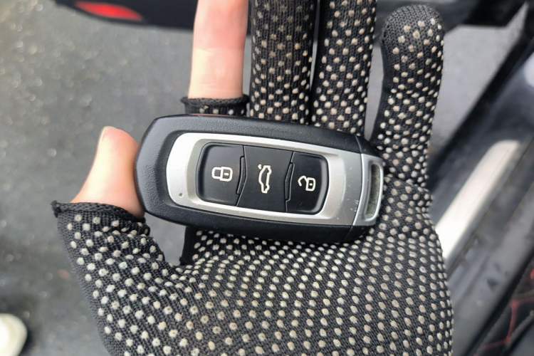 Used Geely Auto Emgrand GL 2017 1.8L Manual Elite Model Vehicle Key
