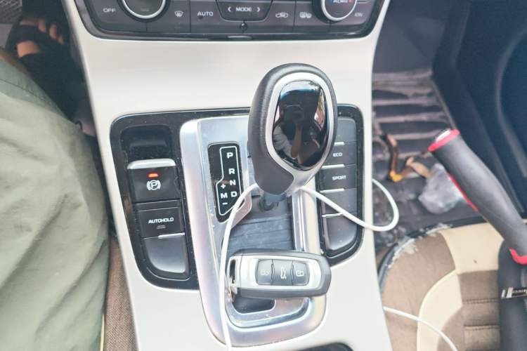 Used Geely Auto Emgrand GL 2017 1.3T DCT Elite Model Gear Lever