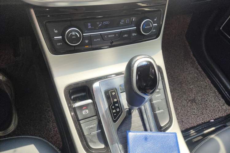 Used Geely Auto Emgrand GL 2017 1.3T DCT Luxury Model Gear Lever