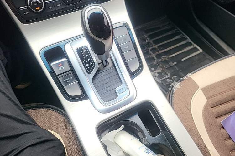 Used Geely Auto Emgrand GL 2017 1.3T DCT Elite Model Gear Lever