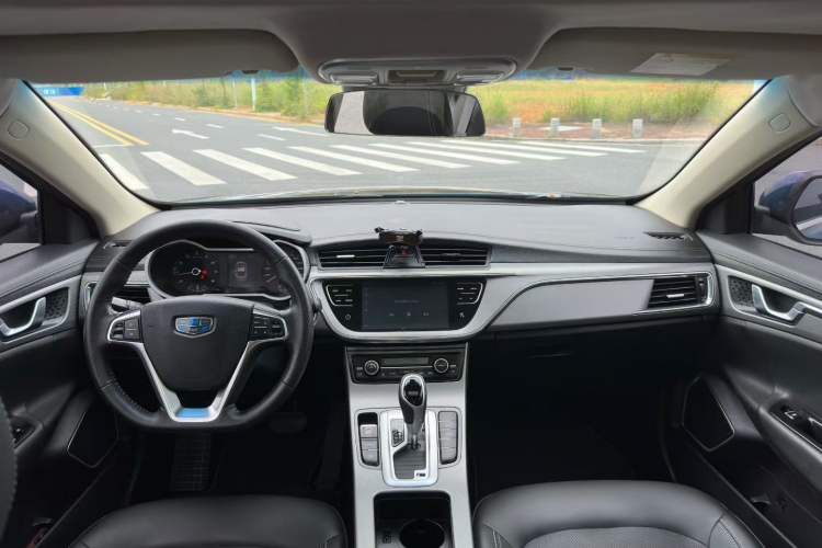 Used Geely Auto Emgrand GL 2017 1.8L DCT Elite Model Interior 1