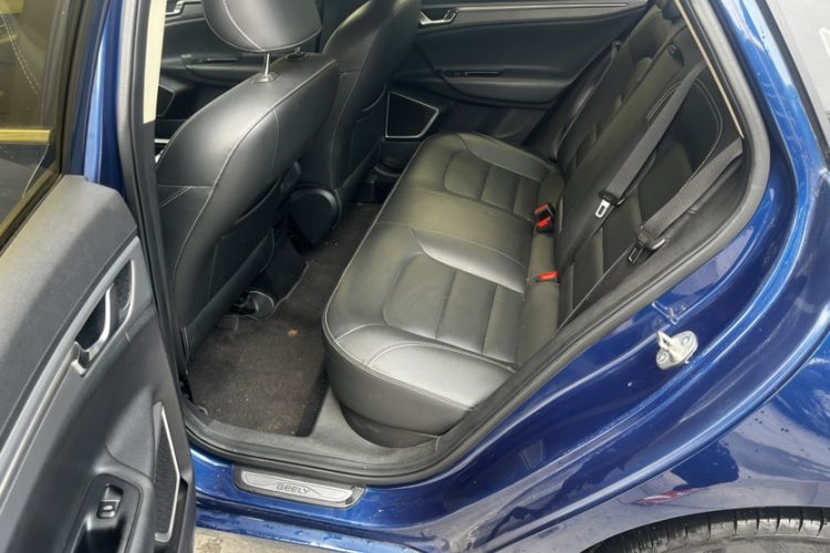 Used Geely Auto Emgrand GL 2017 1.8L DCT Elite Model Interior 4