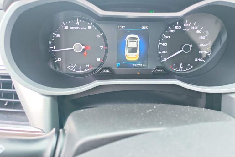 Used Geely Auto Emgrand GL 2017 1.3T DCT Elite Model Odometer Close Up