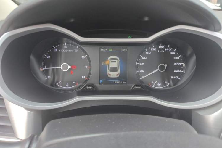 Used Geely Auto Emgrand GL 2017 1.3T DCT Elite Model Odometer Close Up