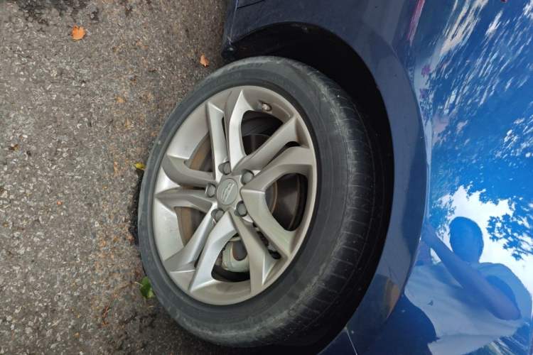 Used Geely Auto Emgrand GL 2017 1.3T DCT Luxury Model Right Front Wheel Hub