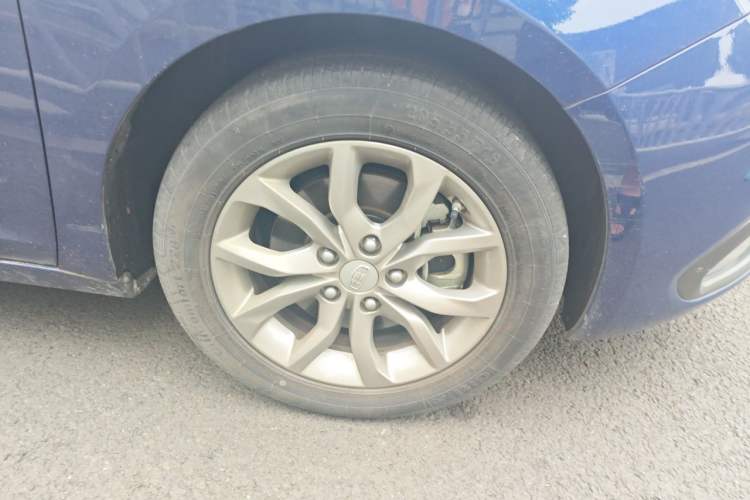 Used Geely Auto Emgrand GL 2017 1.3T DCT Elite Model Right Front Wheel Hub