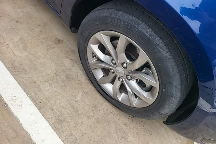 Used Geely Auto Emgrand GL 2017 1.3T DCT Elite Model Right Front Wheel Hub