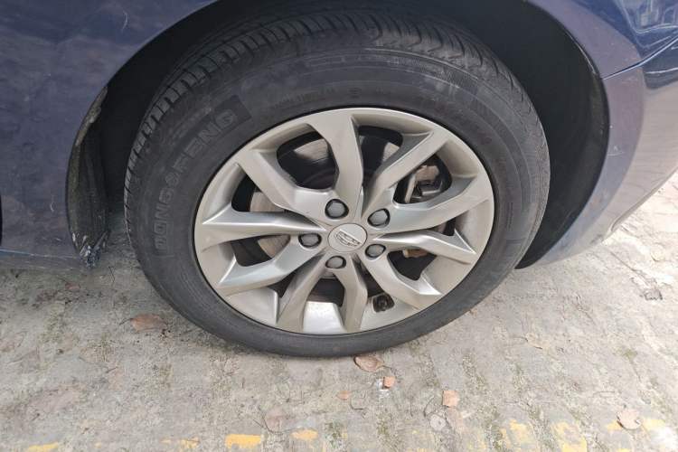Used Geely Auto Emgrand GL 2017 1.3T DCT Elite Model Right Front Wheel Hub