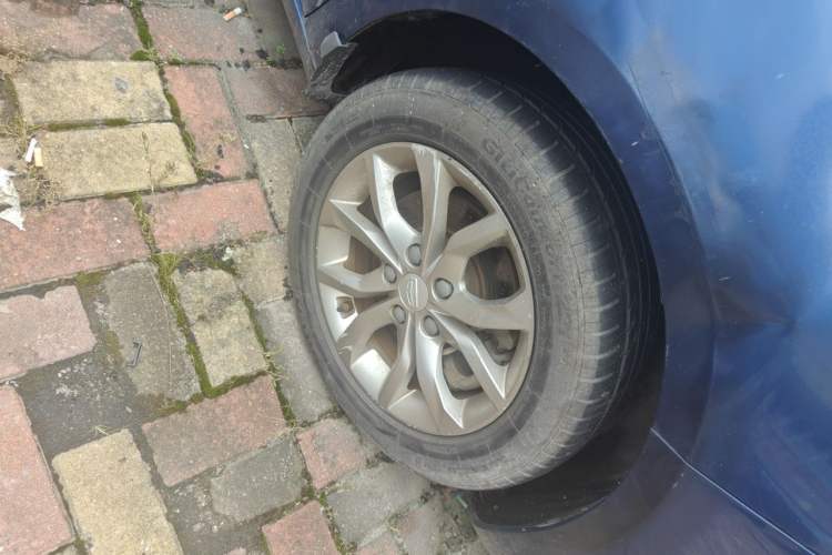 Used Geely Auto Emgrand GL 2017 1.3T DCT Elite Model Right Front Wheel Hub