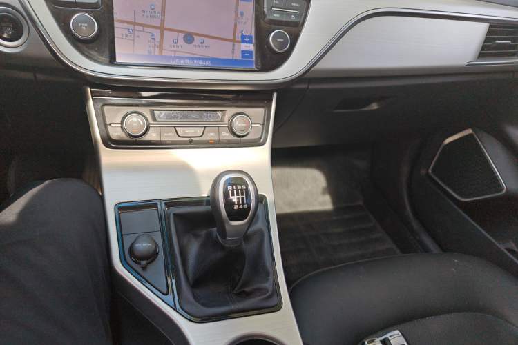 Used Geely Auto Emgrand GL 2017 1.8L Manual Elite Model Audio And AC Panel