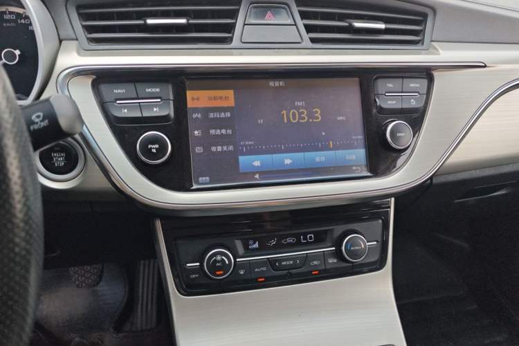 Used Geely Auto Emgrand GL 2017 1.8L Manual Elite Model Audio And AC Panel