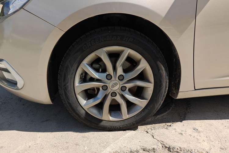 Used Geely Auto Emgrand GL 2017 1.8L Manual Elite Model Left Front Wheel Hub