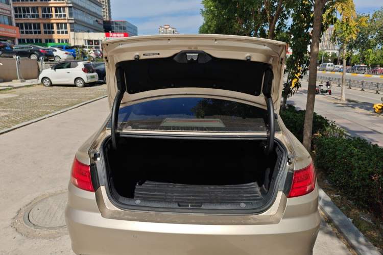 Used Geely Auto Emgrand GL 2017 1.8L Manual Elite Model Trunk