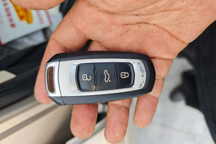 Used Geely Auto Emgrand GL 2017 1.8L Manual Elite Model Vehicle Key