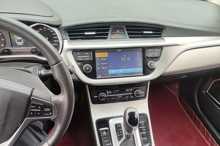 Used Geely Auto Emgrand GL 2017 1.3T DCT Elite Model Audio And AC Panel