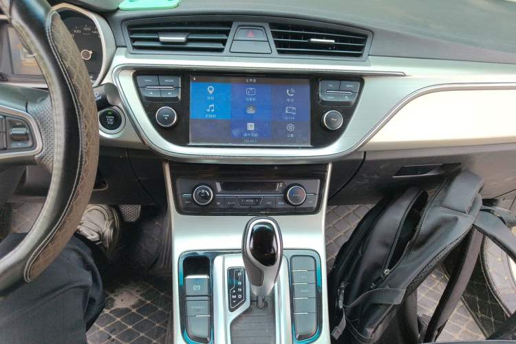 Used Geely Auto Emgrand GL 2017 1.3T DCT Elite Model Audio And AC Panel