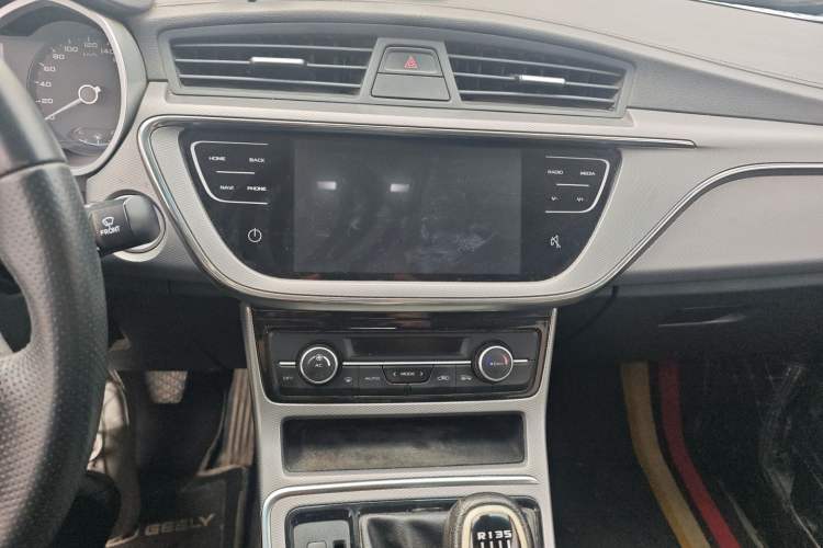 Used Geely Auto Emgrand GL 2017 1.8L Manual Elite Model Audio And AC Panel