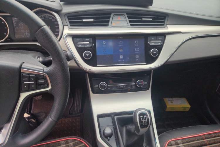 Used Geely Auto Emgrand GL 2017 1.8L Manual Elite Model Audio And AC Panel