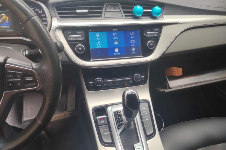Used Geely Auto Emgrand GL 2017 1.3T DCT Elite Model Audio And AC Panel