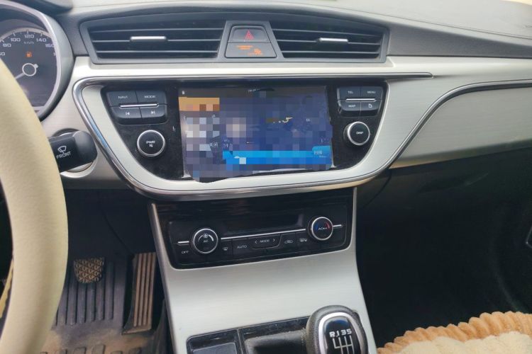 Used Geely Auto Emgrand GL 2017 1.3T Manual Elite Model Audio And AC Panel