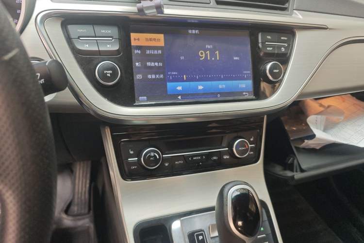 Used Geely Auto Emgrand GL 2017 1.3T DCT Luxury Model Audio And AC Panel