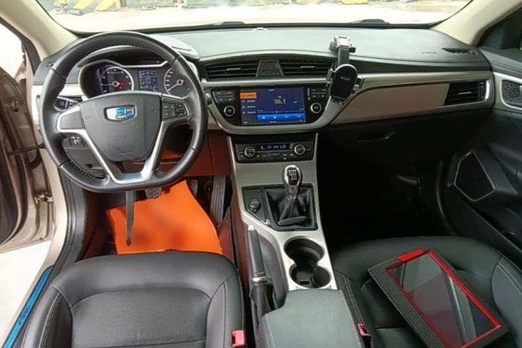 Used Geely Auto Emgrand GL 2017 1.3T Manual Elite Model Center Console