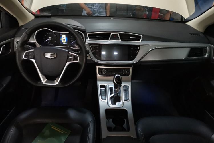 Used Geely Auto Emgrand GL 2017 1.8L DCT Elite Model Center Console