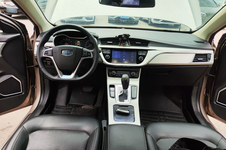 Used Geely Auto Emgrand GL 2017 1.8L DCT Elite Model Center Console