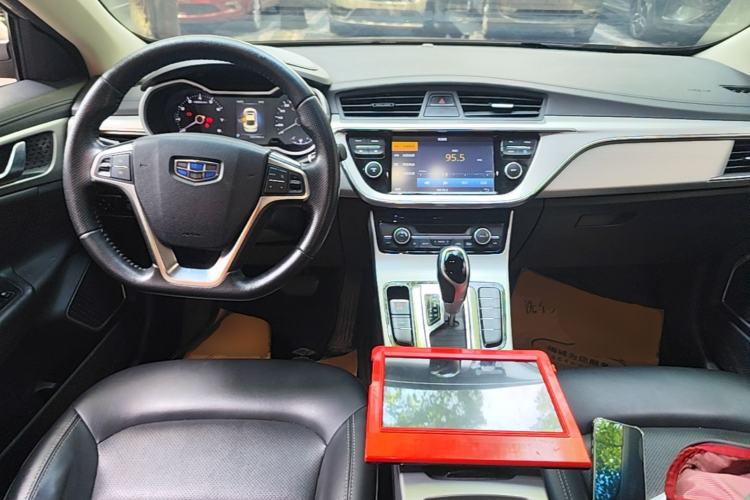 Used Geely Auto Emgrand GL 2017 1.8L DCT Elite Model Center Console