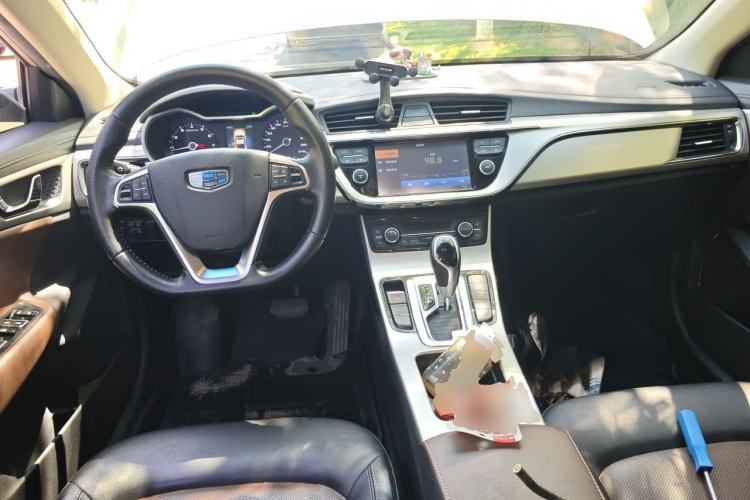 Used Geely Auto Emgrand GL 2017 1.3T DCT Luxury Model Center Console
