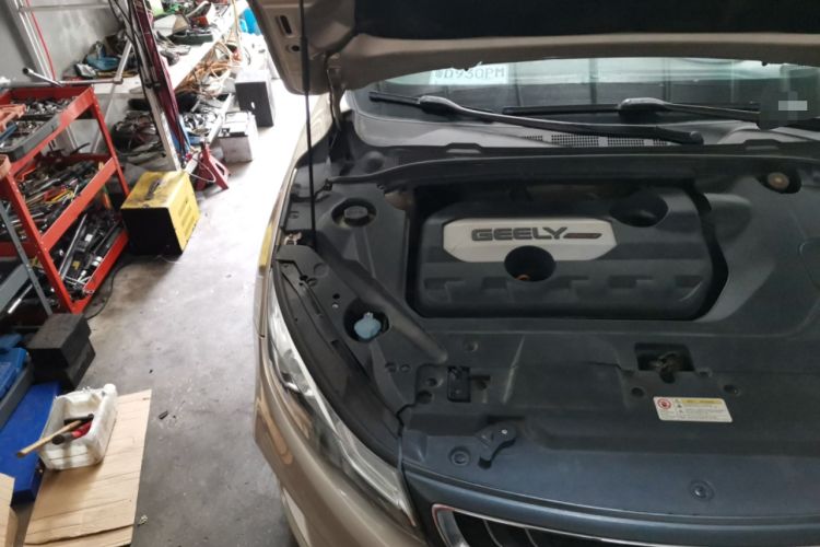Used Geely Auto Emgrand GL 2017 1.8L DCT Elite Model Engine Bay Right