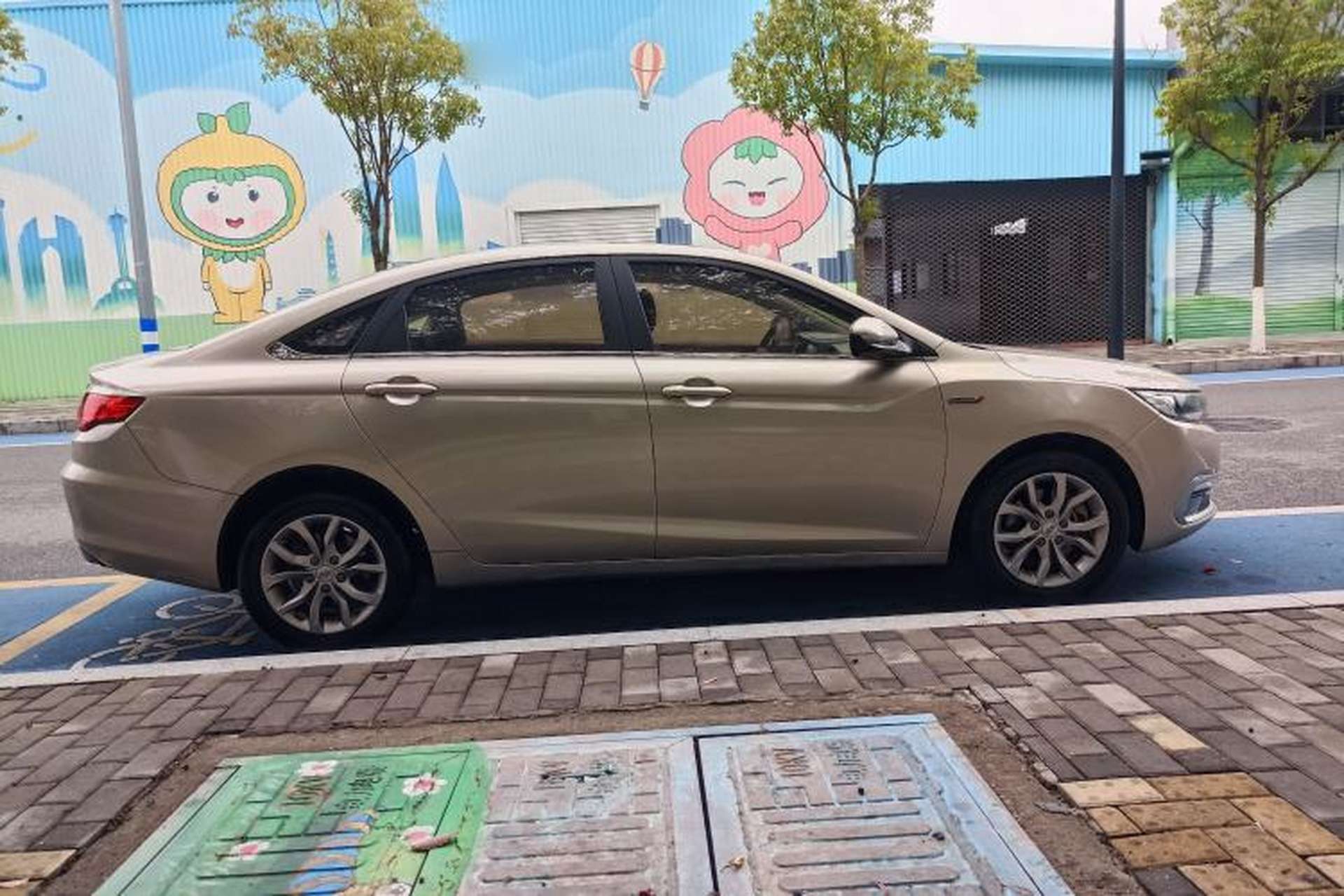 Used Geely Auto Emgrand GL 2017 1.3T Manual Elite Model Exterior 4
