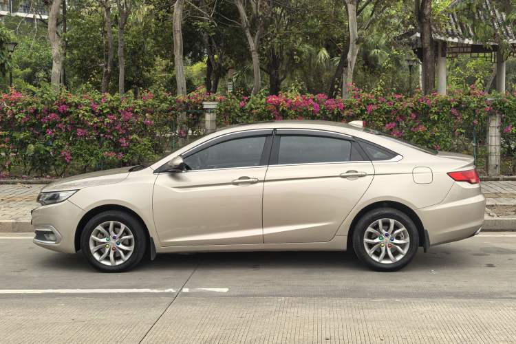 Used Geely Auto Emgrand GL 2017 1.8L DCT Elite Model Exterior 9