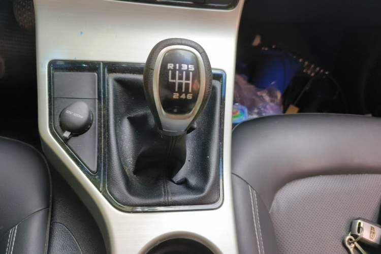 Used Geely Auto Emgrand GL 2017 1.3T Manual Elite Model Gear Lever